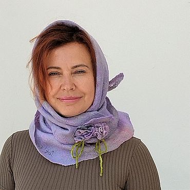 Аксессуары ручной работы. Ярмарка Мастеров - ручная работа Оригинальный шерстяная сиреневая косынка с брошь подарок женщине. Handmade.