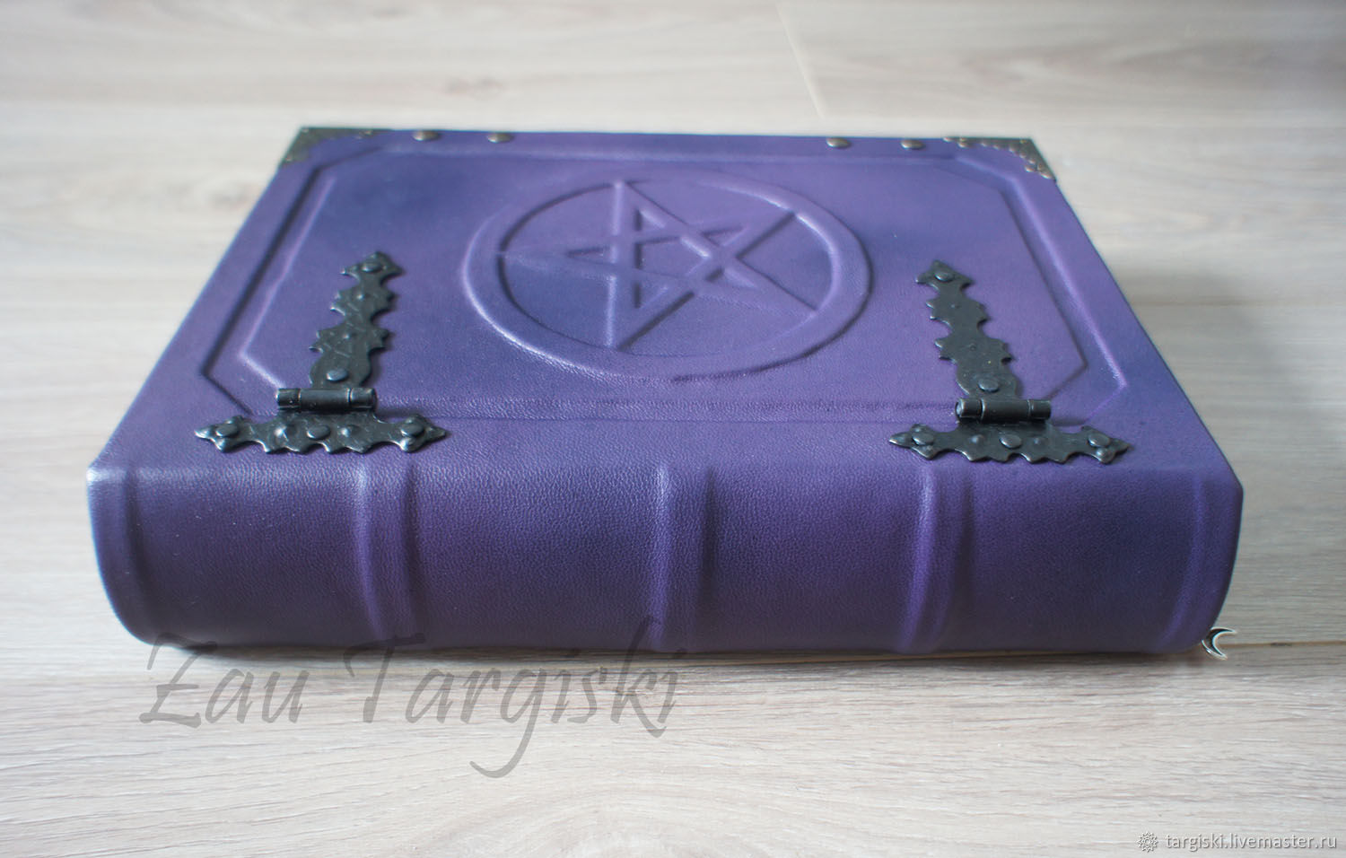 Большая фиолетовая книга теней с пентаграммой (на заказ) в интернет ...