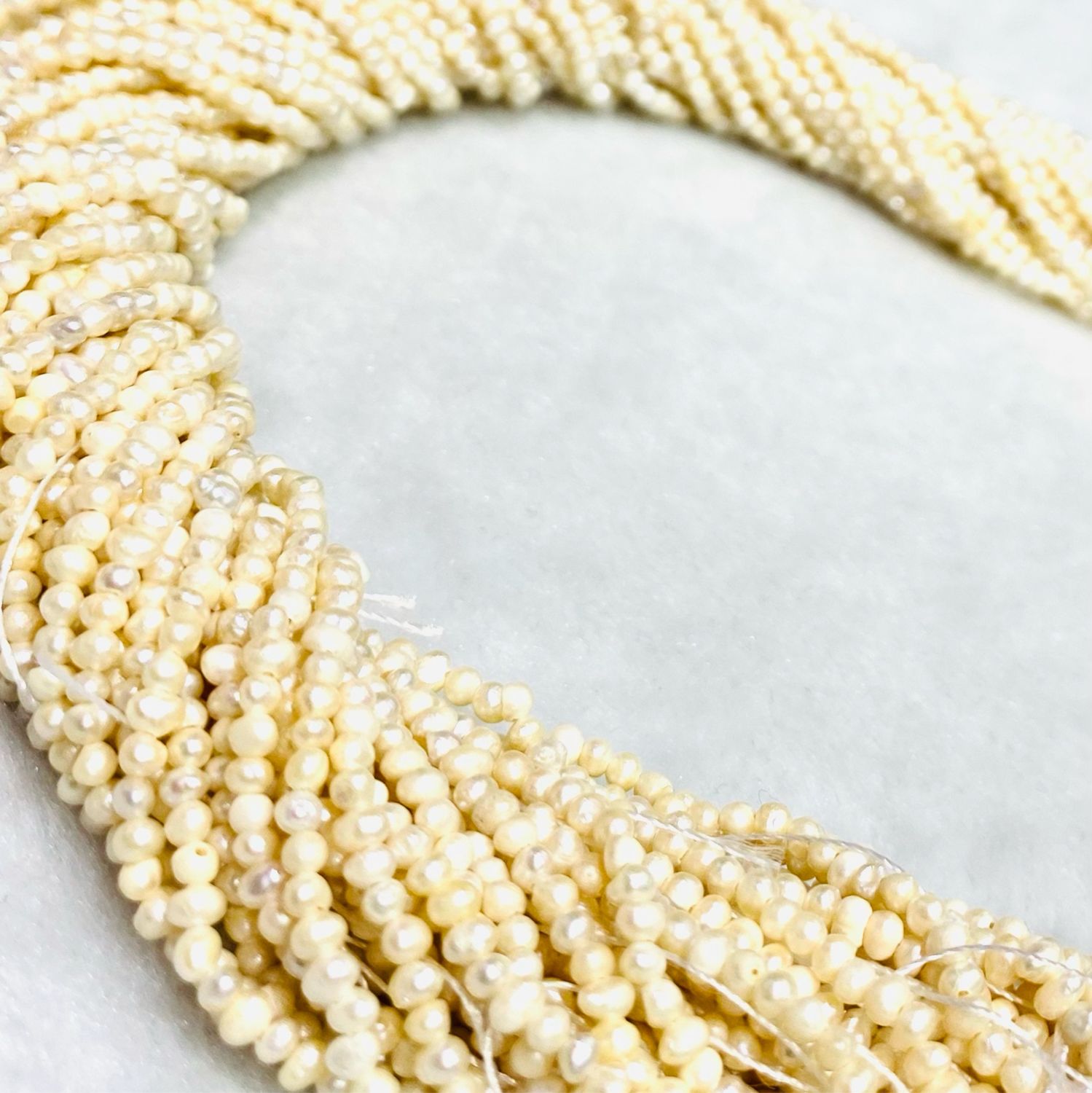 ЖЕМЧУГ РЕЧНОЙ 2,5 мм купить в интернет-магазине Ярмарка Мастеров по ...