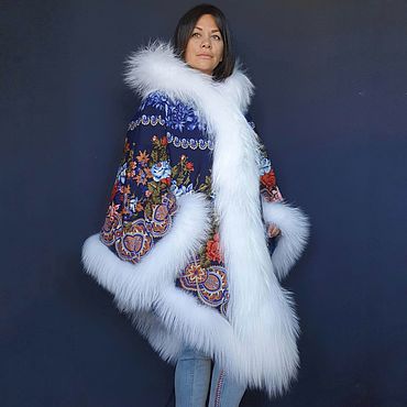 Пончо из платка "Белые розы" с северной лисой.. National Brand (Катерина). Одежда женская ручной работы - Ярмарка Мастеров Одежда женская ручной работы. Ярмарка Мастеров - ручная работа Пончо из платка "Белые розы" с северной лисой.. Handmade.