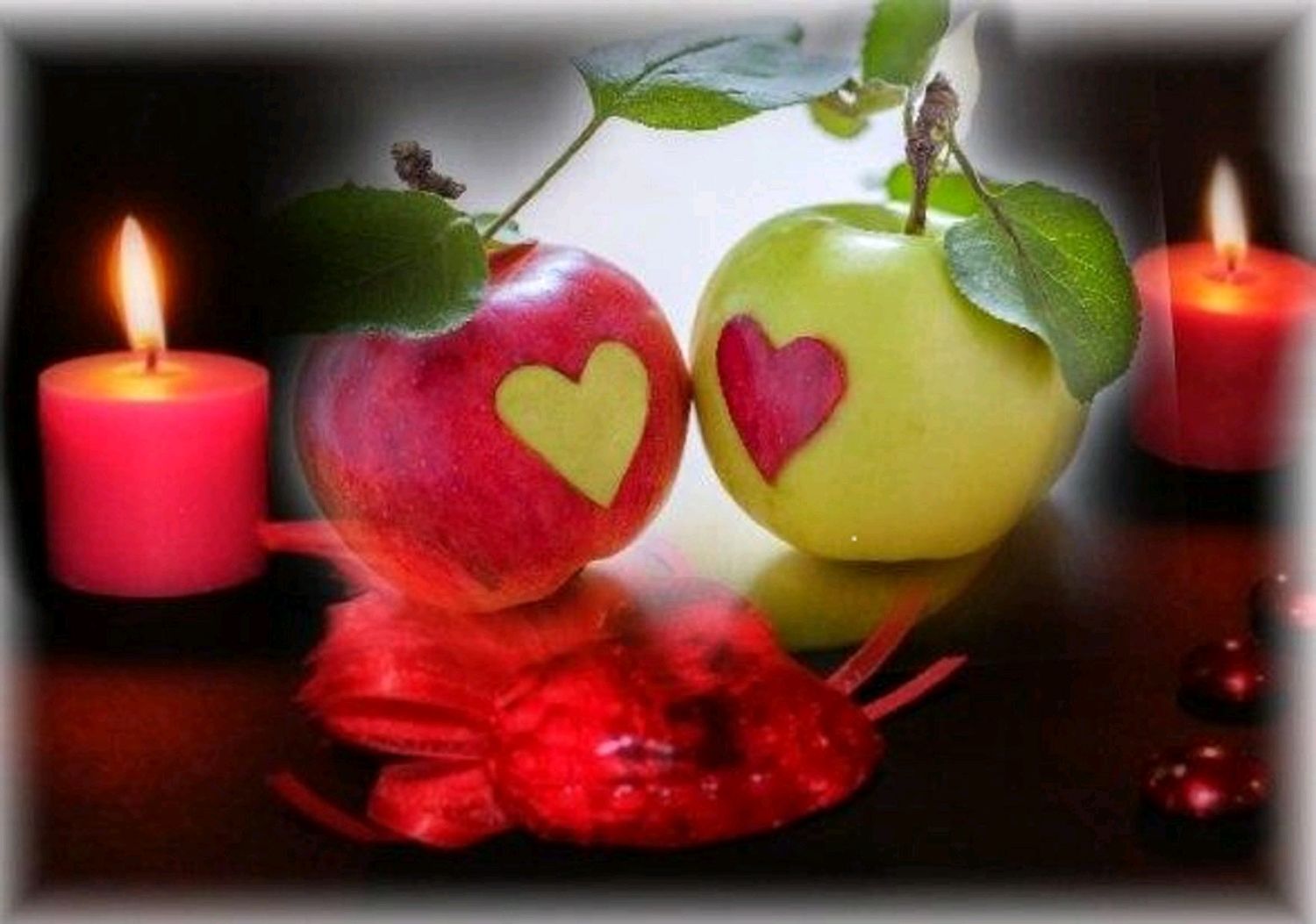 Яблоня любовь. Яблоко любви. Фрукт любви. Люблю яблоки. Красная любовь яблоко.
