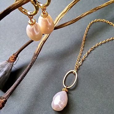 Куклы и игрушки ручной работы. Ярмарка Мастеров - ручная работа Кулон с крупной жемчужиной на цепочке. Handmade.