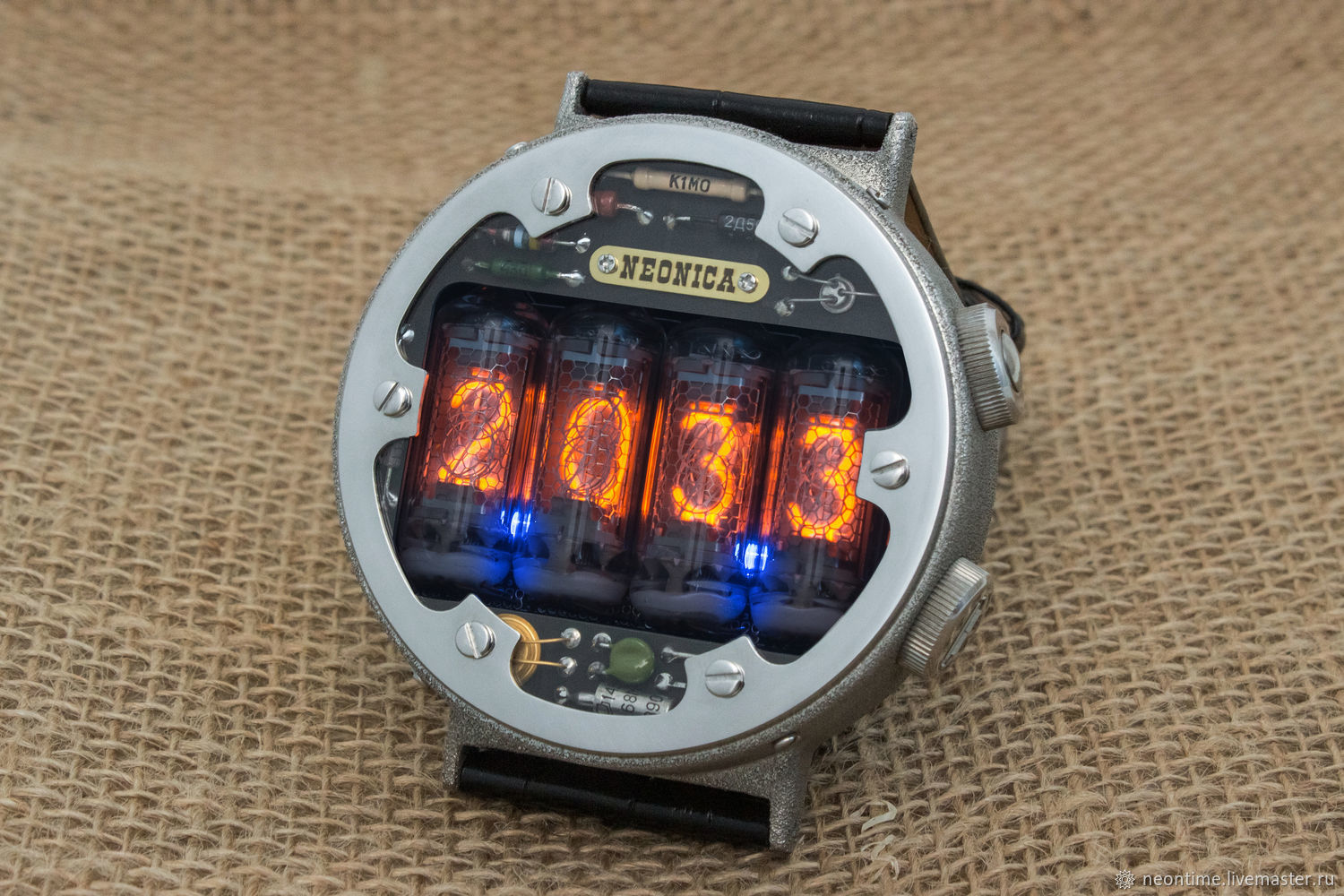 Часы наручные: Часы на газоразрядном индикаторе в стиле Метро 2033 купить в интернет-магазине Ярмарка Мастеров по цене 60000 ₽ – I3JZNRU