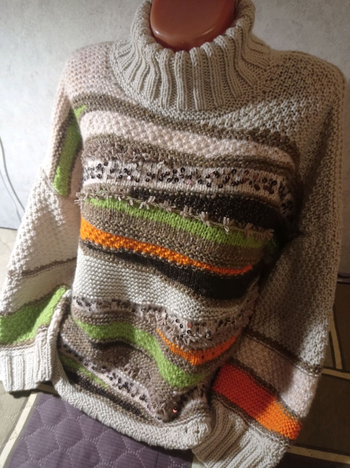 Разноцветный свитер Свитер с высоким горлом спицами – заказать на ...