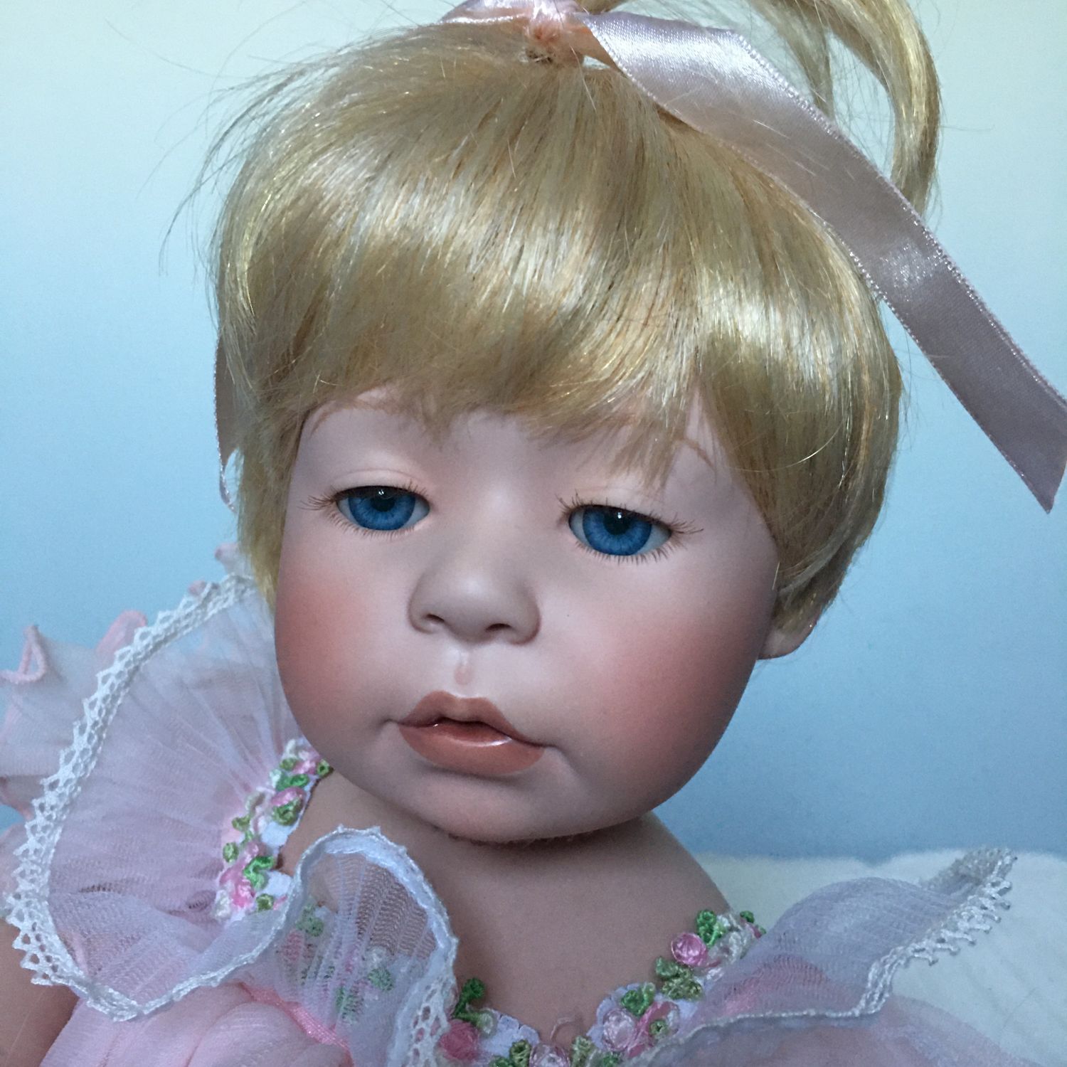 Inga sweet doll. Фарфоровая кукла Marie Osmond. Фарфоровые куклы от Мари Осмонд. Кукла Sweet