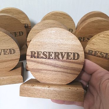 Дизайн и реклама ручной работы. Ярмарка Мастеров - ручная работа Табличка Резерв на стол круглая двусторонняя из дерева. Handmade.