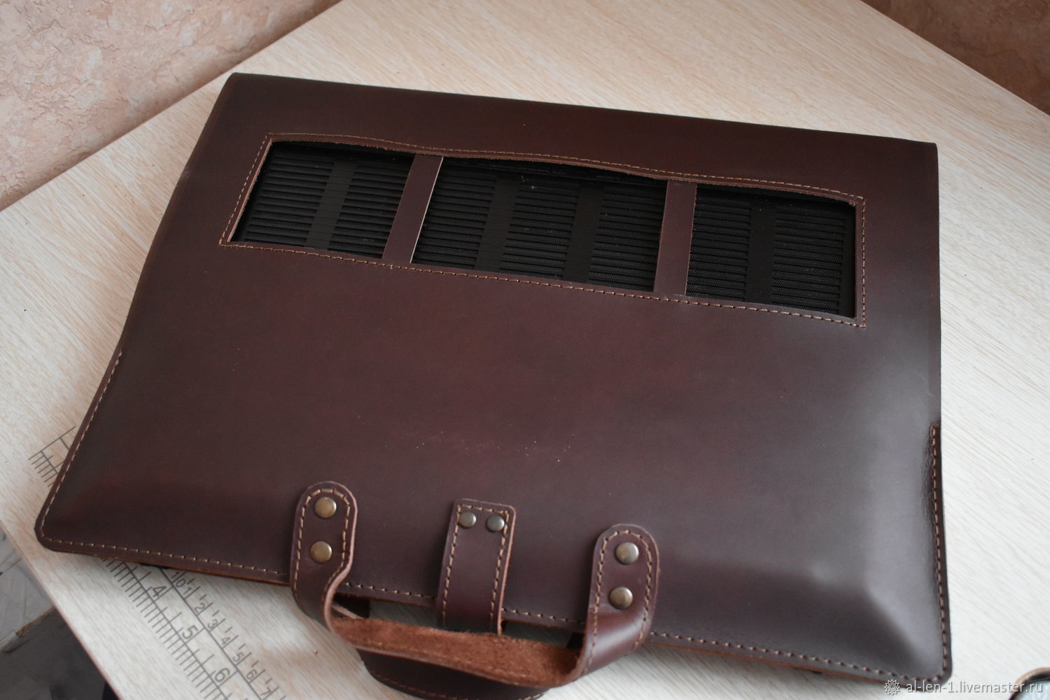 Кожаный чехол на ноутбук – заказать на Ярмарке Мастеров – O1VLKRU ...
