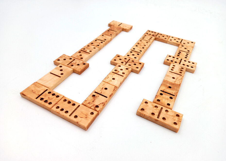 Игра в домино фото Эксклюзивное подарочное Домино из карельской березы Щука в интернет-магазине Ярм