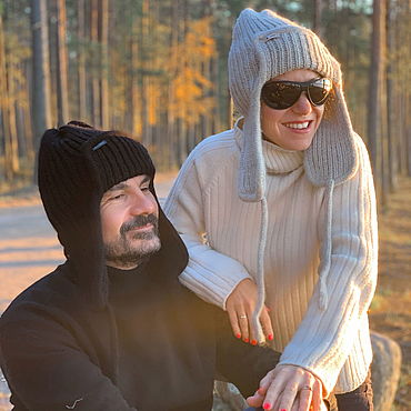 Аксессуары ручной работы. Ярмарка Мастеров - ручная работа Шапка-ушанка вязаная УМА черная и белая. Handmade.