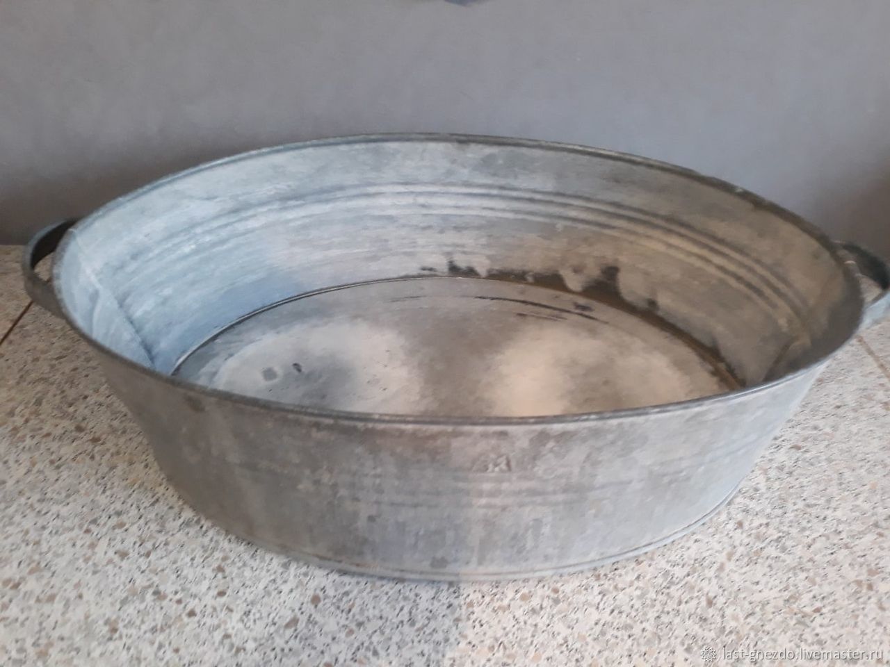 таз оцинкованный круглый 13л. латунный тазик. старый таз. тазик старинный. таз металлический.