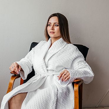 Одежда женская ручной работы. Ярмарка Мастеров - ручная работа Халаты: Женский банный белый вафельный халат. Handmade.