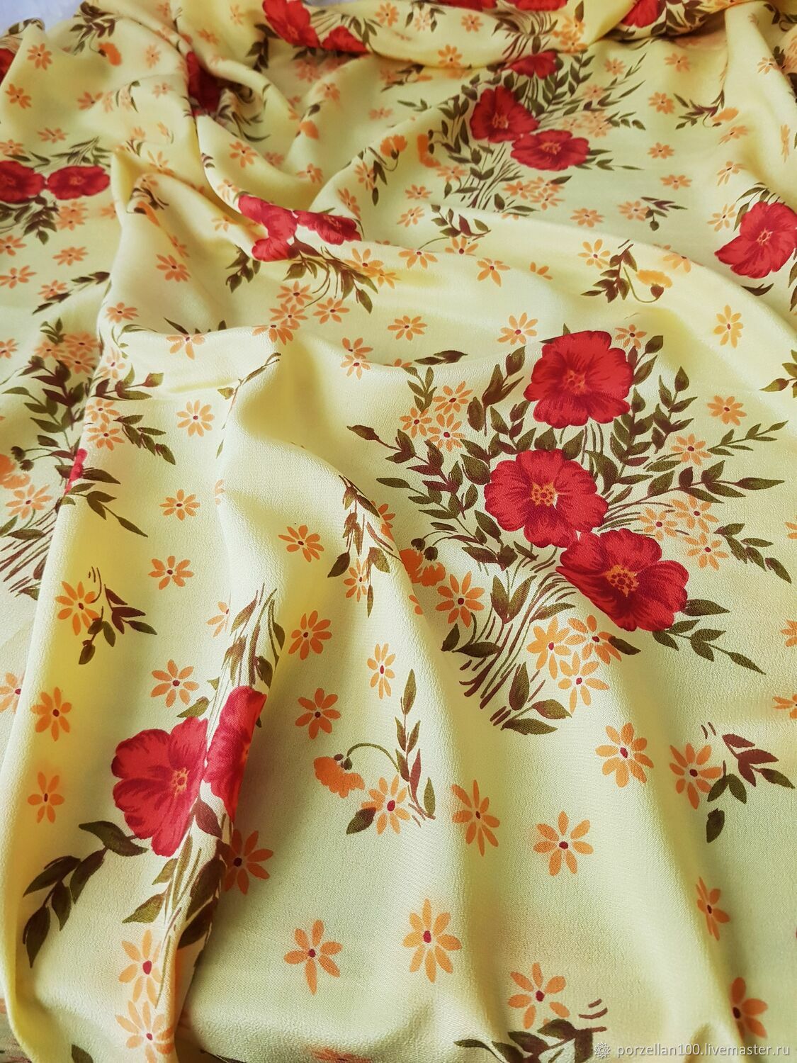 Крепдешин бирюзовые тюльпаны 0036. Крепдешин бирюзовые тюльпаны 0036. Ткани с интересным принтом. Крепдешин бирюзовые тюльпаны 0036. Перкаль мятного цвета с рисунком листьев.