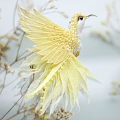 брошь - птица колибри. Солнце в листьях