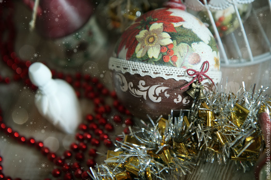 Balls and Christmas  houses Decoupage Christmas  