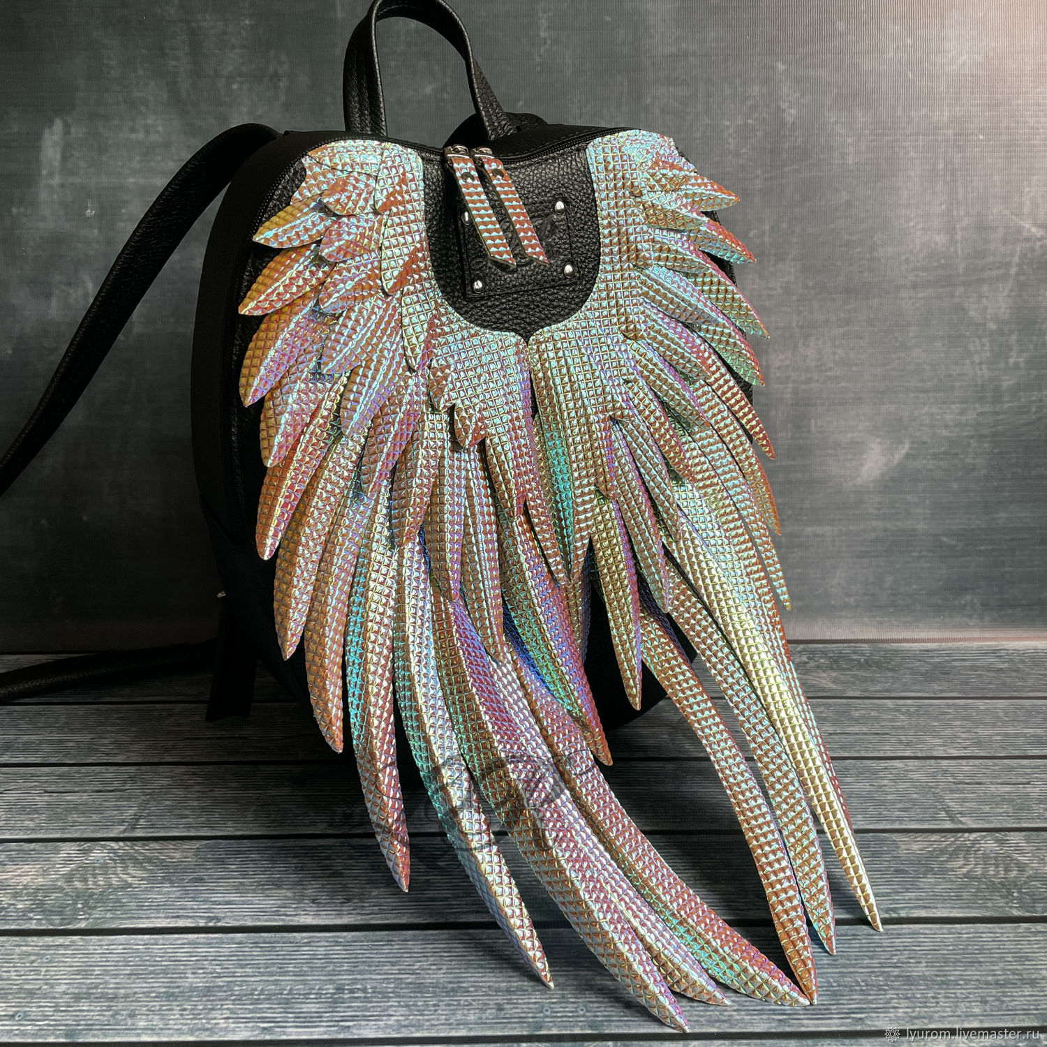 Рюкзак с крыльями