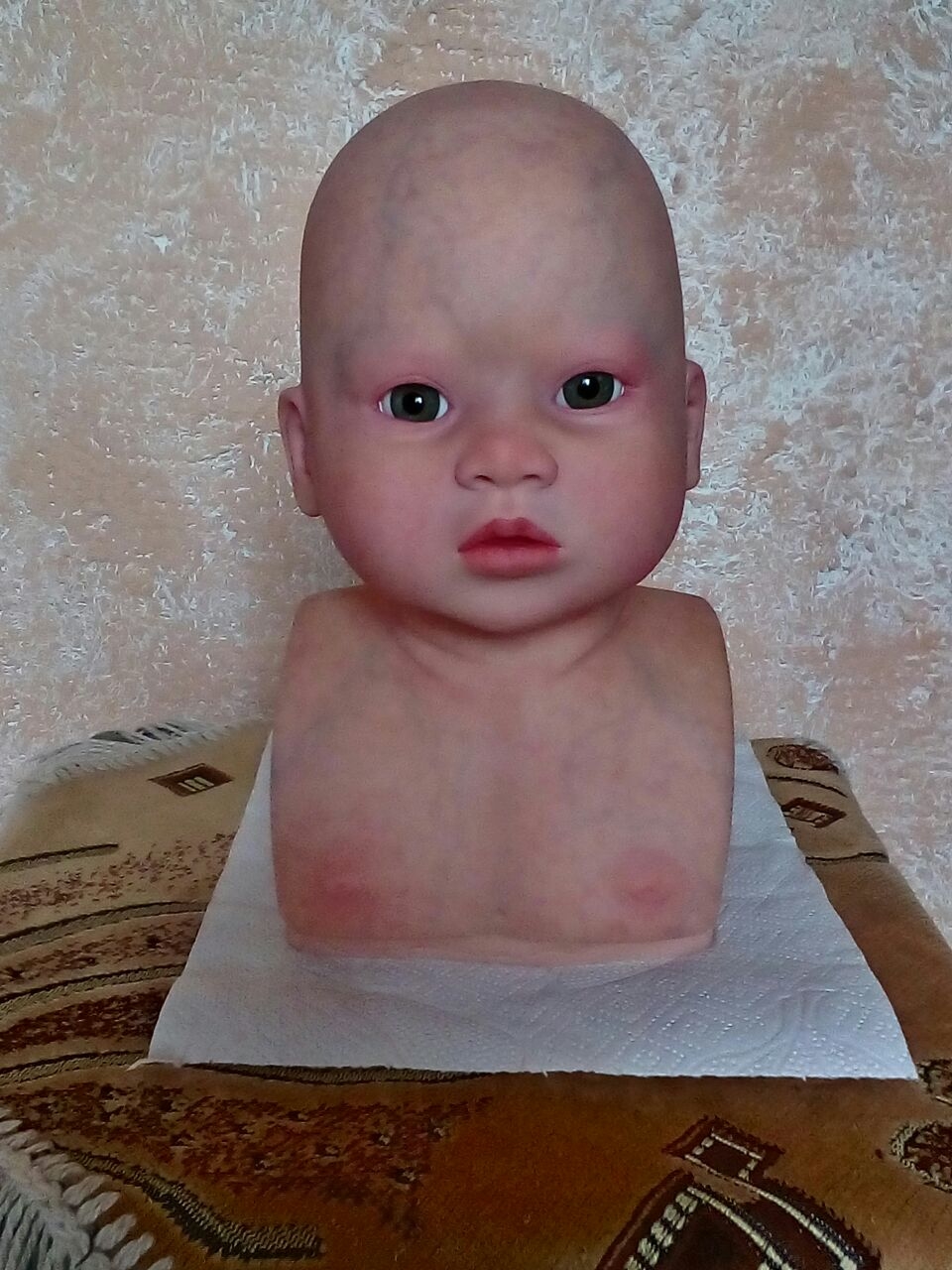 Елена в процессе.