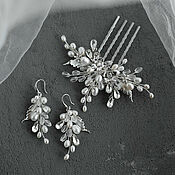 Свадебный салон handmade. Livemaster - original item Bridal jewelry set with pearls - comb and earrings. Handmade.