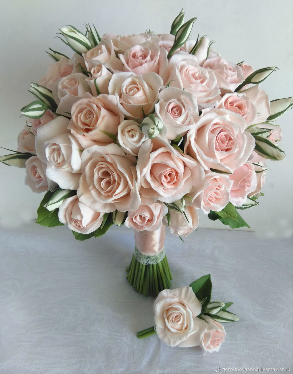 Свадебный букет из чайных роз