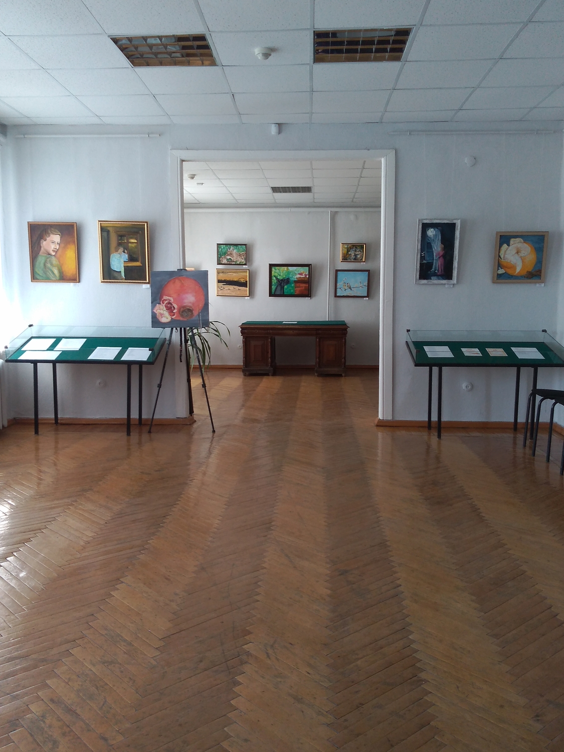 В выставочном зале. 17.04.2019