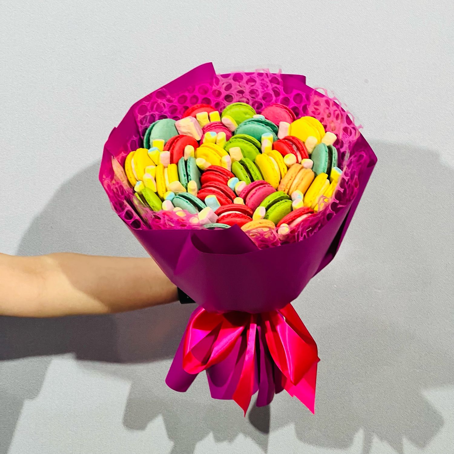 Букет из французского печенья Макарони купить в интернет-магазине ...