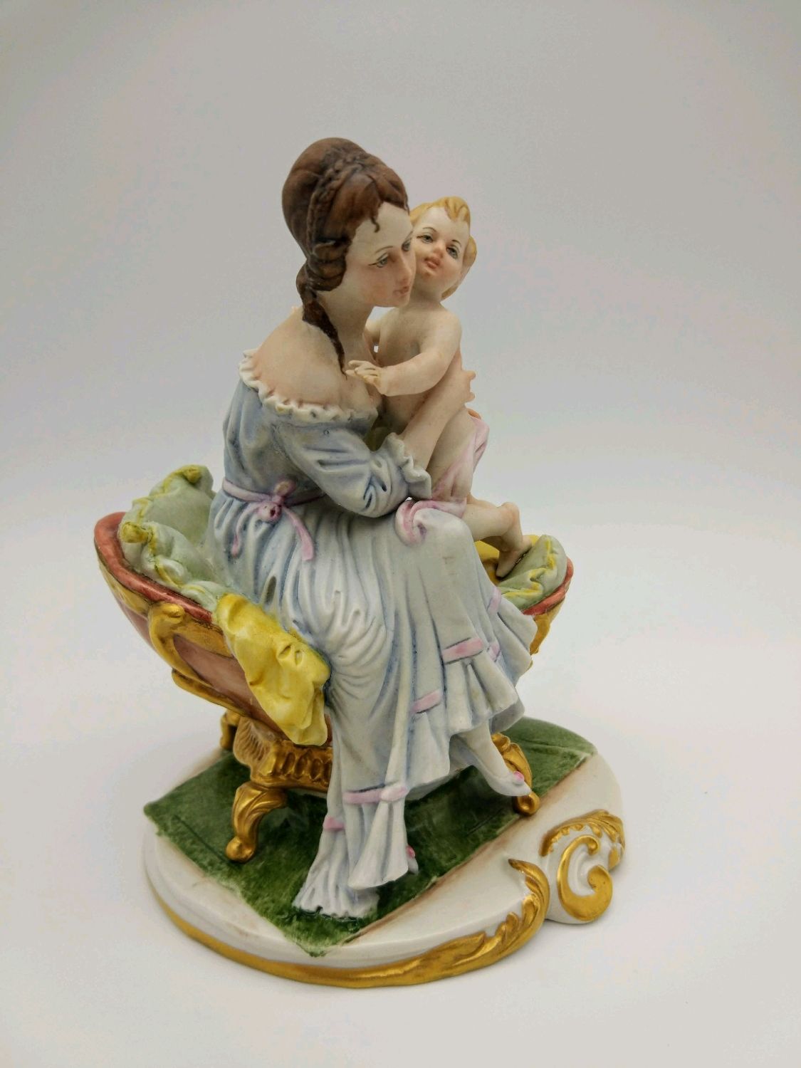 Винтаж: Capodimonte. Красивая и нежная статуэтка женщины с младенцем ...
