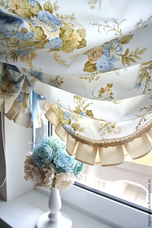English curtains with blue roses in Shabby Chic style. Vintage curtains. The curtains in the nursery. Textiles for the nursery.