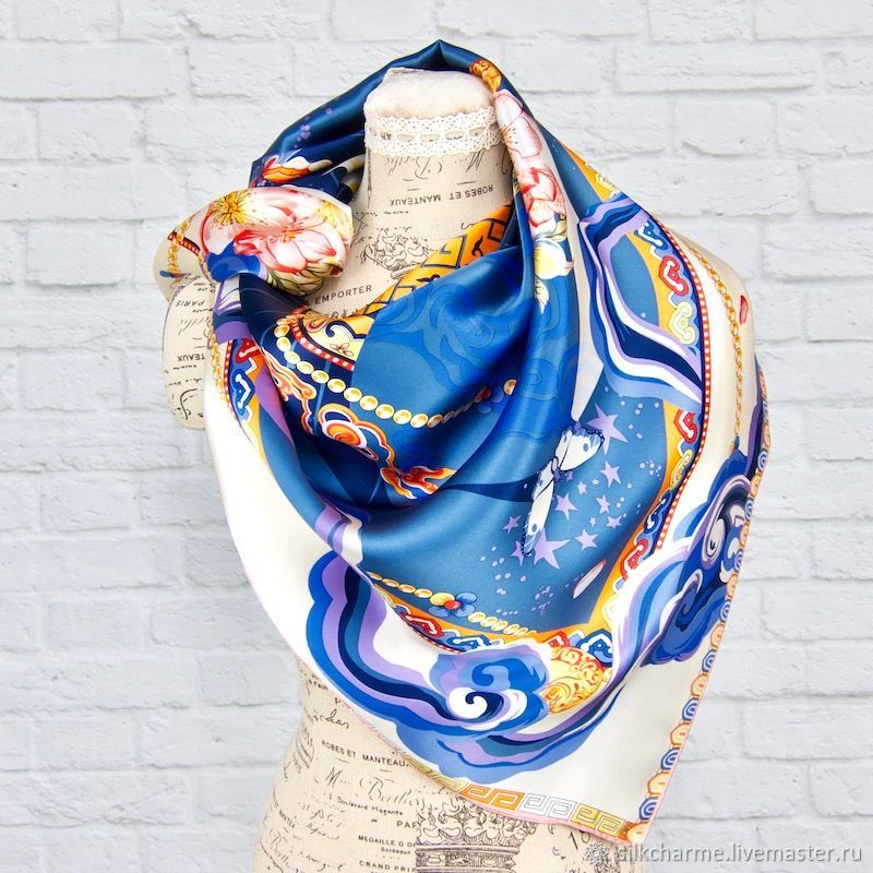 нашейный гусарский платок. шарф из еды. светлый платок. Christian dior paris платок. бежево оранжевый шарф.
