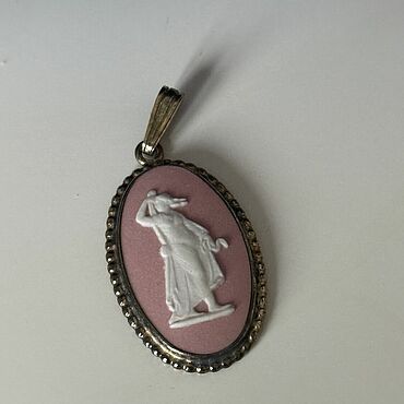 Винтаж ручной работы. Ярмарка Мастеров - ручная работа Винтаж: Подвеска от Wedgwood, England. Handmade.