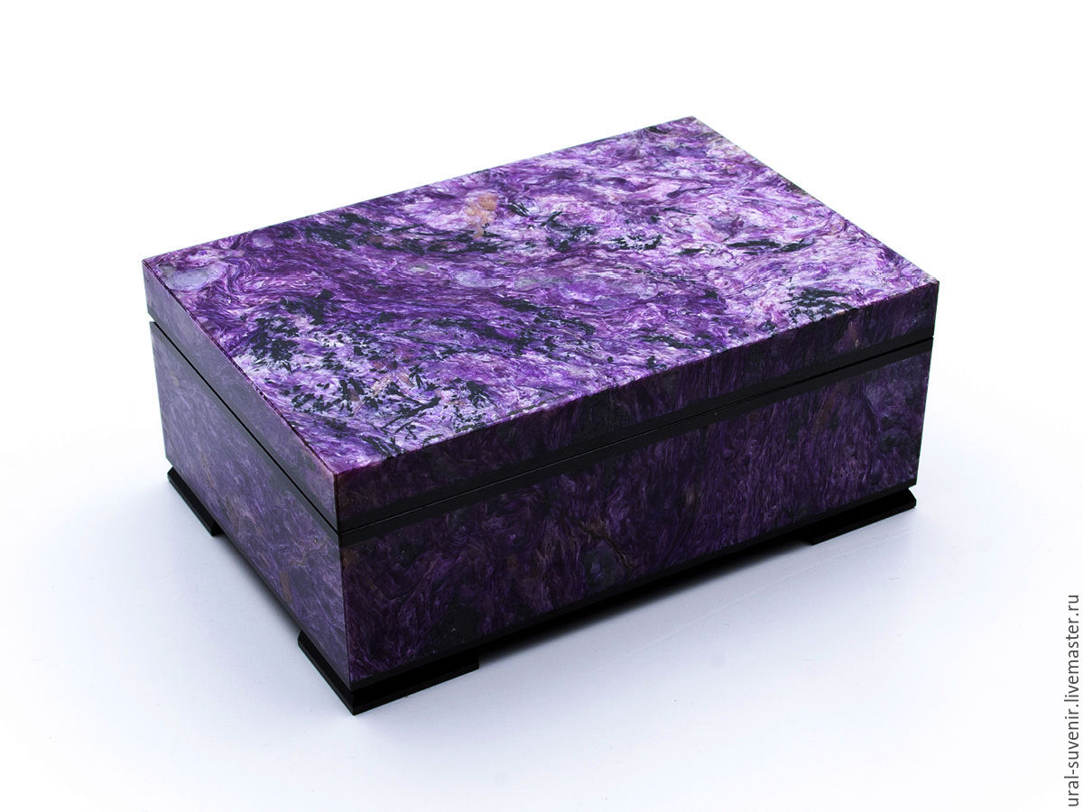 Шкатулка из фиолетового камня
