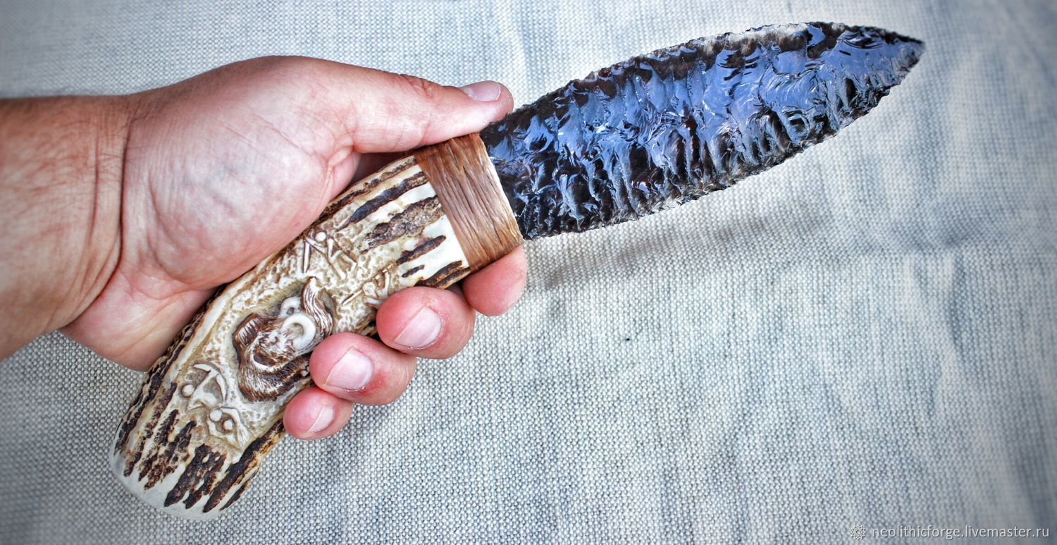 Самые древние ножи. Обсидиановые орудия Неолит. Обсидиановый нож. Нож из обсидиана. Нож из кремня.