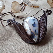 Necklace with agate 