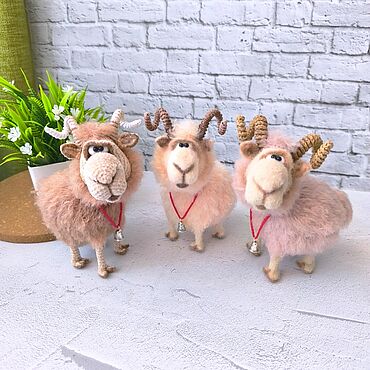 Для дома и интерьера ручной работы. Ярмарка Мастеров - ручная работа Вязаная интерьерная игрушка Барашек №1. Handmade.