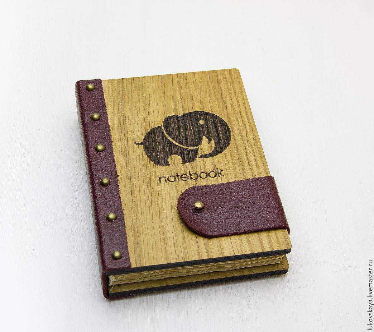 чехлы черные с выпуклым слоном. блокнот со слоном. 4 слоника. книжный магазин белый слон блокноты. блокнот слон.