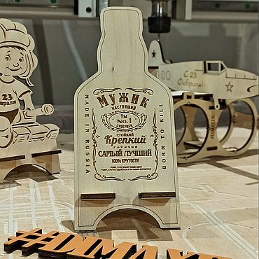 Подарки и сувениры ручной работы. Ярмарка Мастеров - ручная работа Подставка для телефона "Крепкий мужик". Handmade.