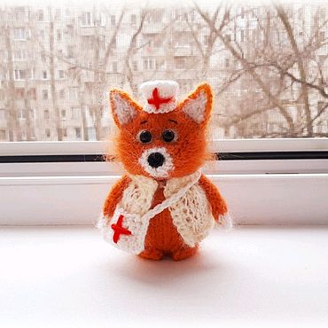 Куклы и игрушки ручной работы. Ярмарка Мастеров - ручная работа Лисичка - Медсестричка. сувенир. подарок медику. оберег.. Handmade.