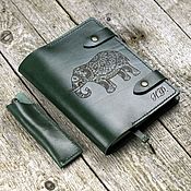 Канцелярские товары handmade. Livemaster - original item Diary made of genuine leather Emerald with engraving. Handmade.