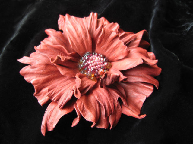 leather flowers, leather flowers, leather goods,leather products, flower leather Burgundy, red-brown flower leather headband with the colors of skin, hair Hoop with flower, leather headband, boots.
