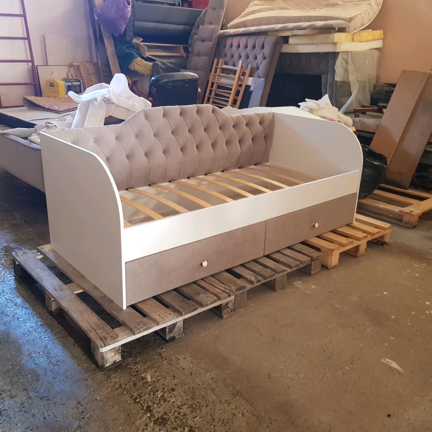 Детская кровать с ортопедическим основанием, каретной стяжкой, ящиками ...