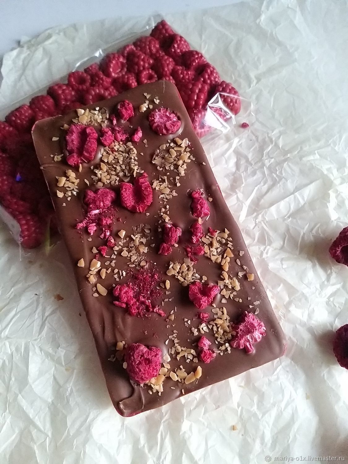 Плитка шоколада "Малина " в интернет-магазине Ярмарка Мастеров по цене ...