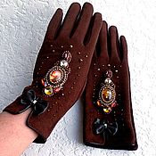 Тёмно-синие перчатки с мехом и эксклюзивной вышивкой
