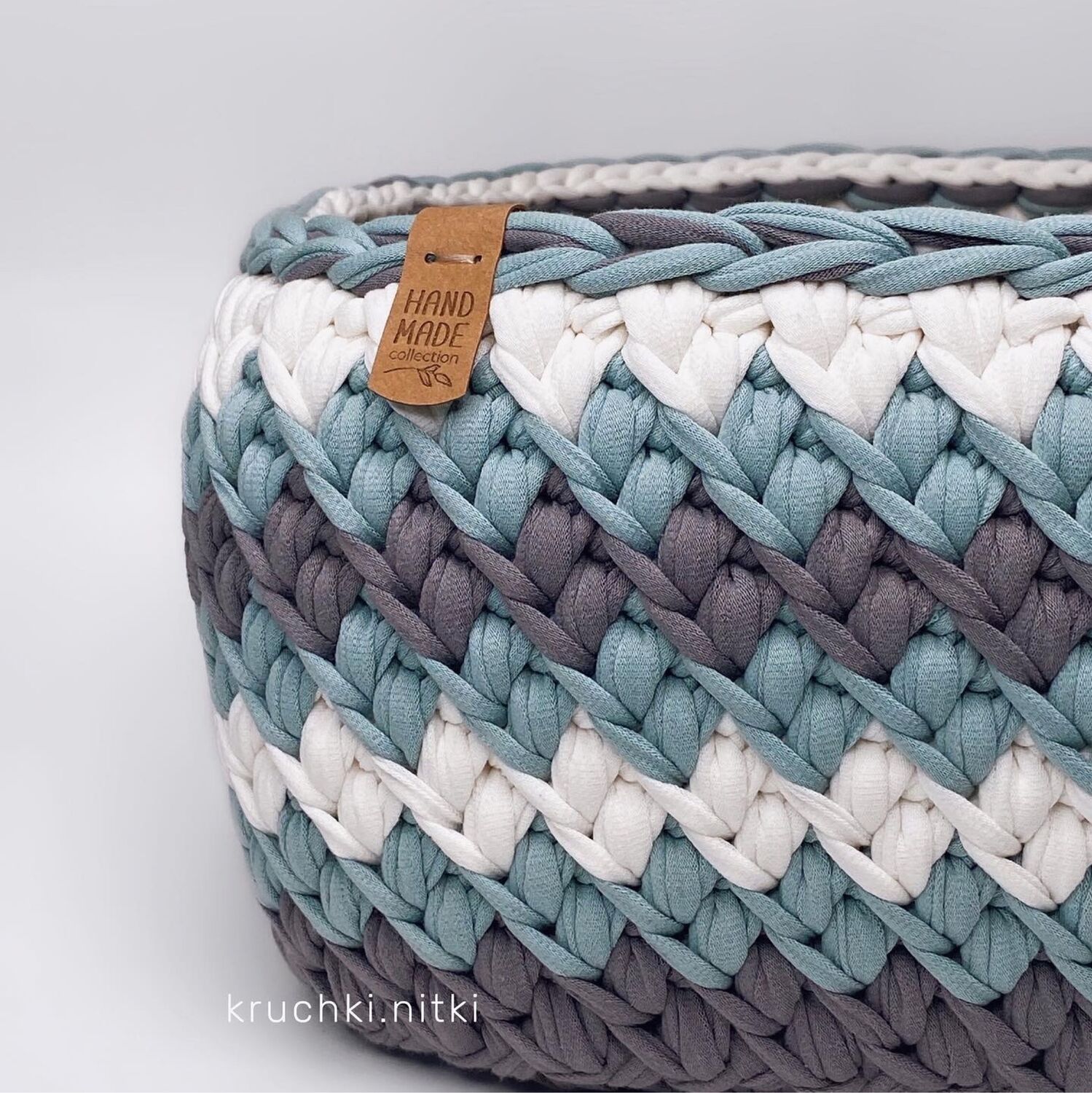 КОРЗИНА вязаная из трикотажной пряжи с деревянным дном в интернет ...