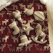 Плетеная корзиночка с текстильными розами в стиле Тильда