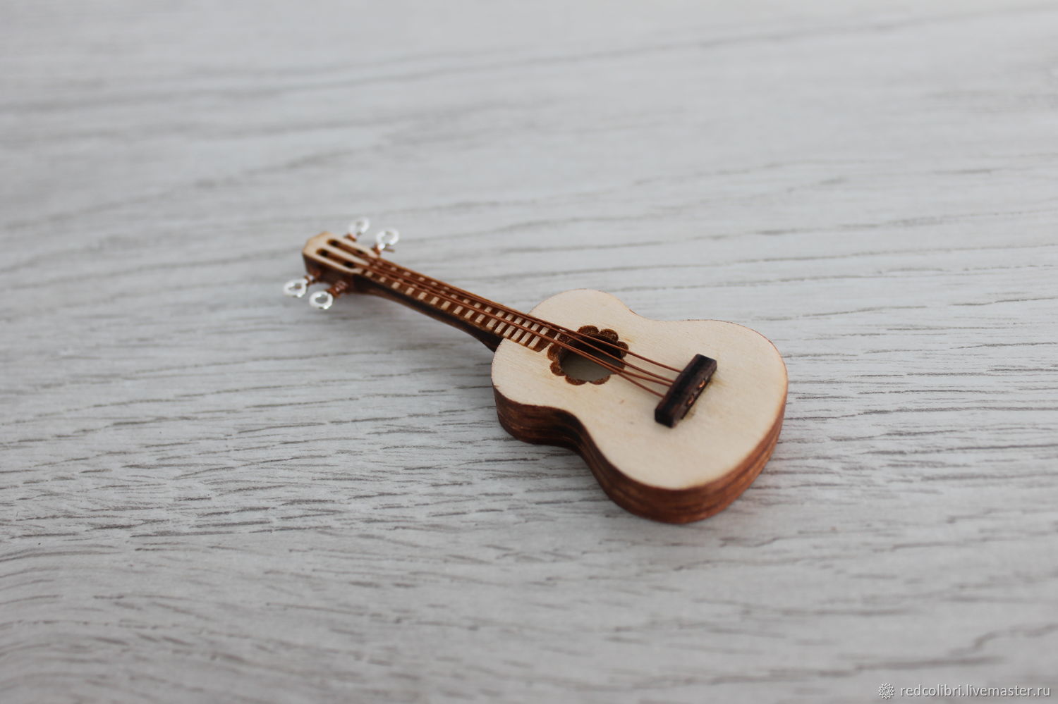 Гитара с розеткой - миниатюра купить в интернет-магазине Ярмарка ...