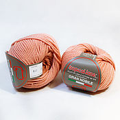 Yarn: Puffed cashmere 74% silk 26%