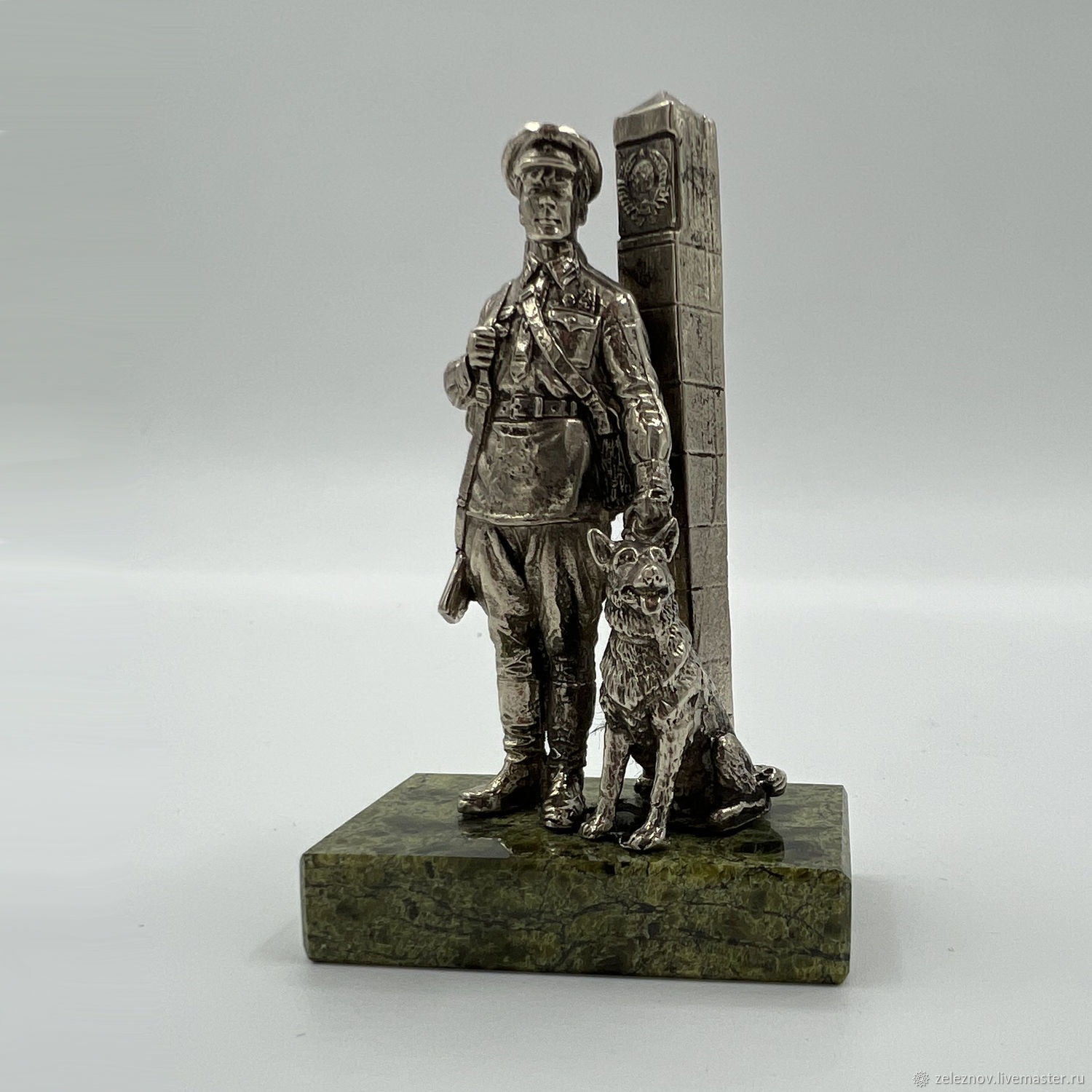 Статуэтка "Пограничник с собакой" в интернет-магазине на Ярмарке ...