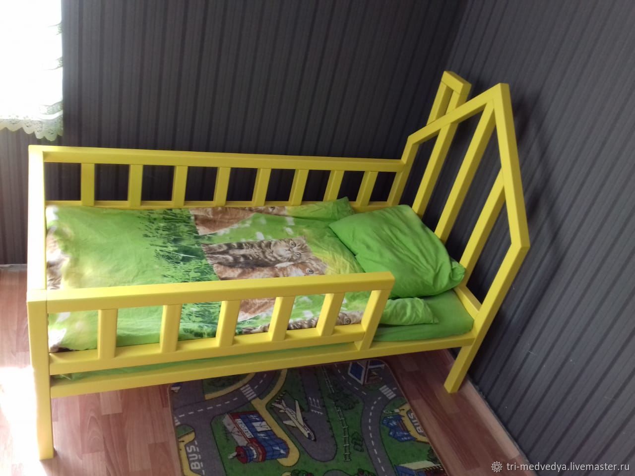 Детская кровать односпальная из массива