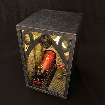 Куклы и игрушки ручной работы. Ярмарка Мастеров - ручная работа Book nook “Platform 9 3/4” / Бук нук «Платформа 9 3/4». Handmade.