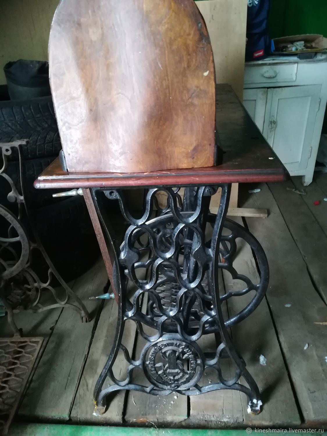 станина швейной машинки зингер. чугунная машина. станина от машинки зингер чугунная. чугунная машина. машина с чугунным шаром игрушка.