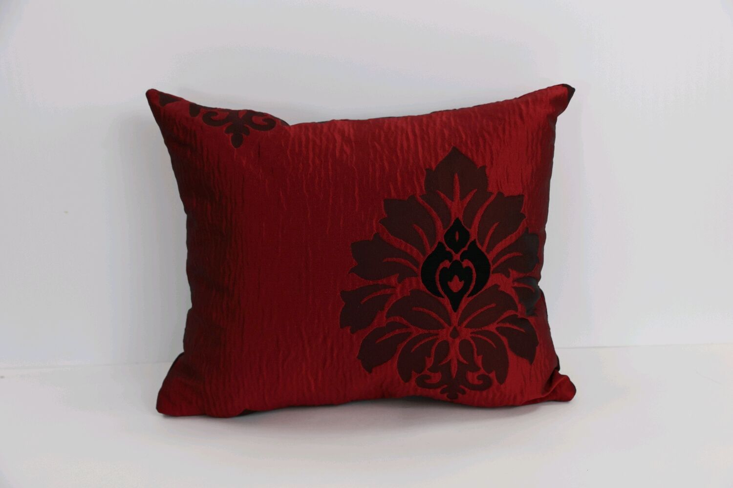 Подушки декоративные купить в интернет-магазине Ярмарка Мастеров по ...