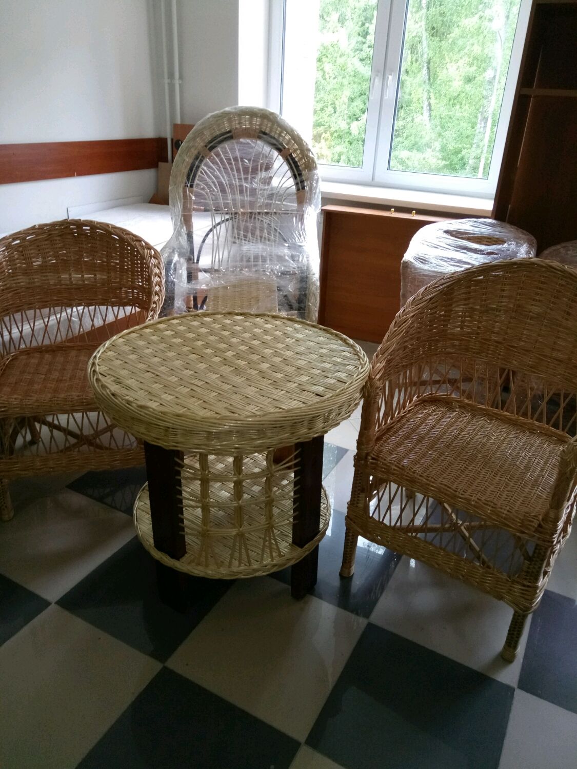 кресло плетеное из соломы
